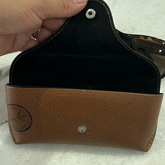 Ray-Ban Folding Wayfarer Tortoise Sunglasses - Picture 3 of 9